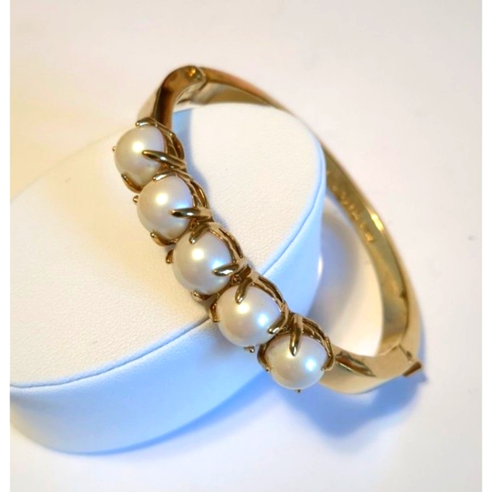 Kate Spade pearl gold tone hinged bangle bracelet $118 rerail